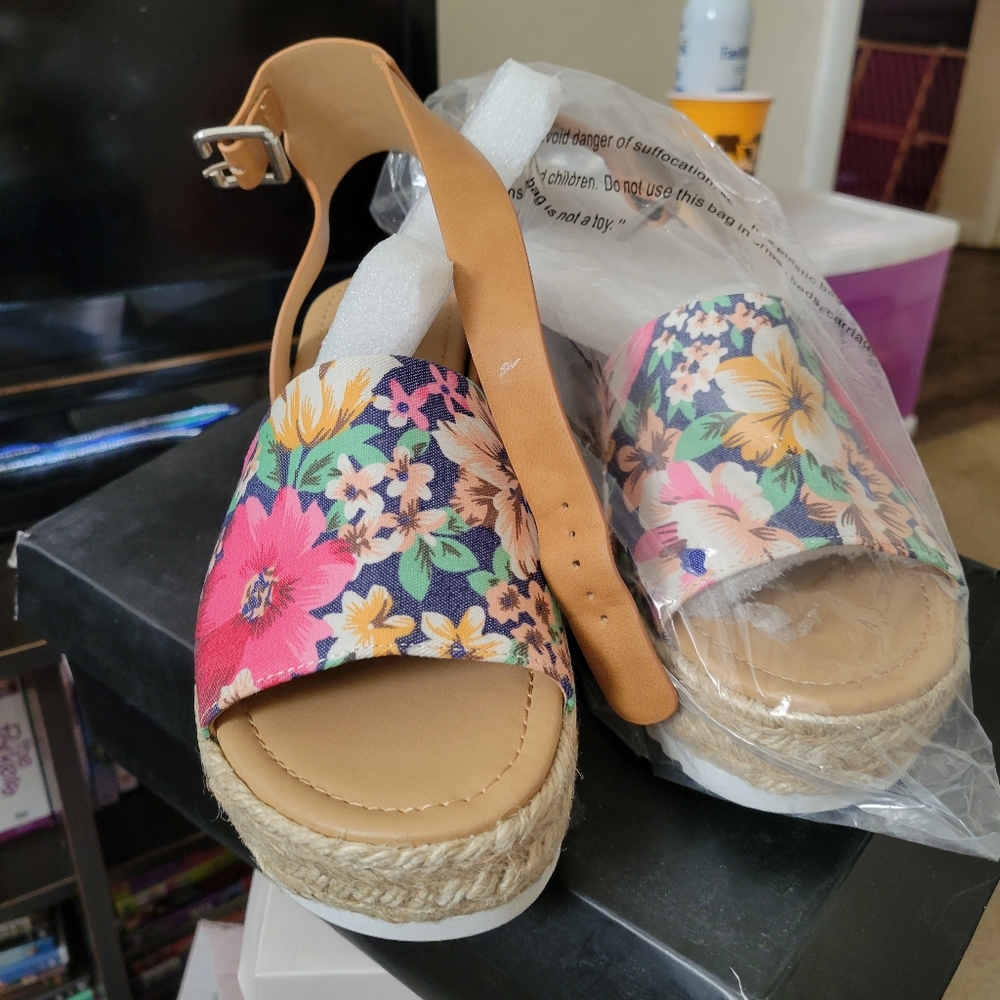 Platform Sandal-Sz.10